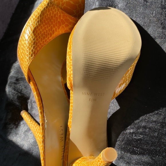 Yellow!  Heels, size 8 1/2, faux snake print - Picture 2 of 5